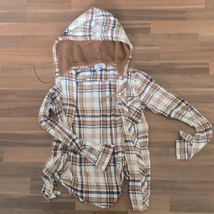 Super cute plaid cardigan, can be worn buttoned up or over a top